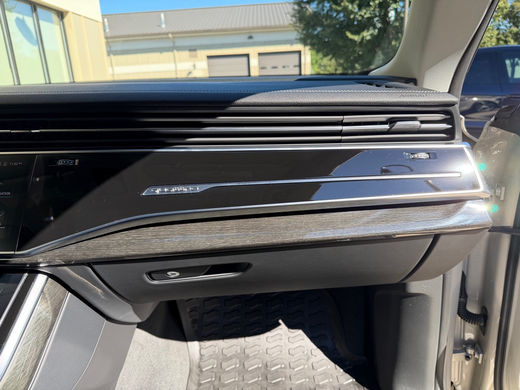 Photo 61 of this AUDI Q8