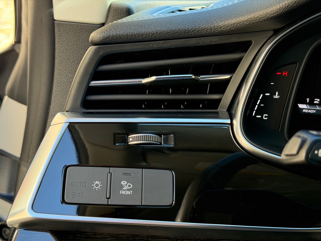 Photo 29 of this AUDI Q8