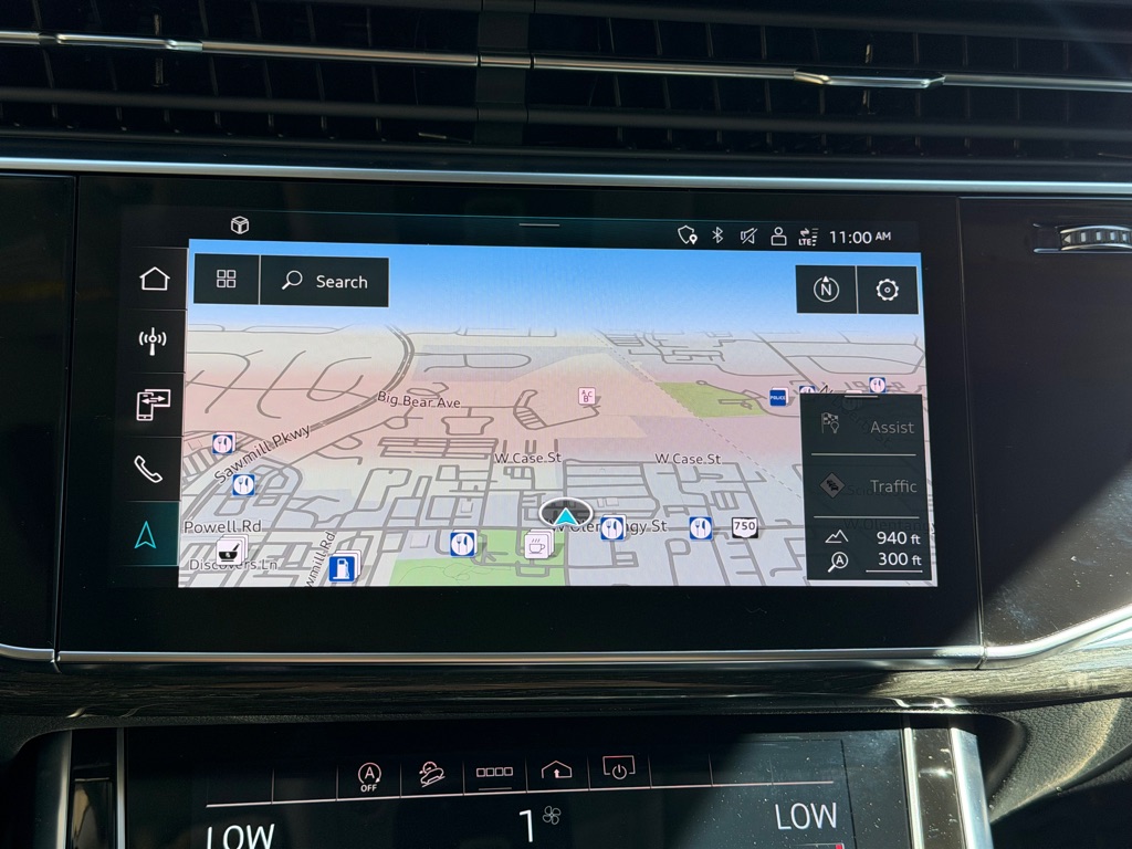 Photo 40 of this AUDI Q8