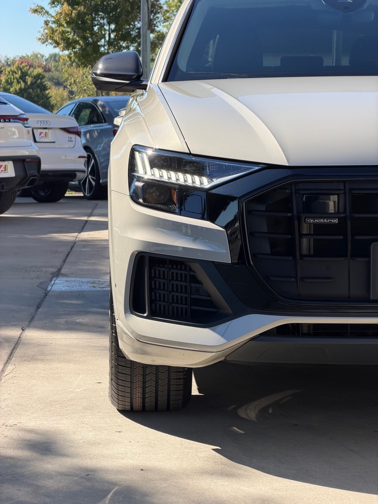 Photo 11 of this AUDI Q8