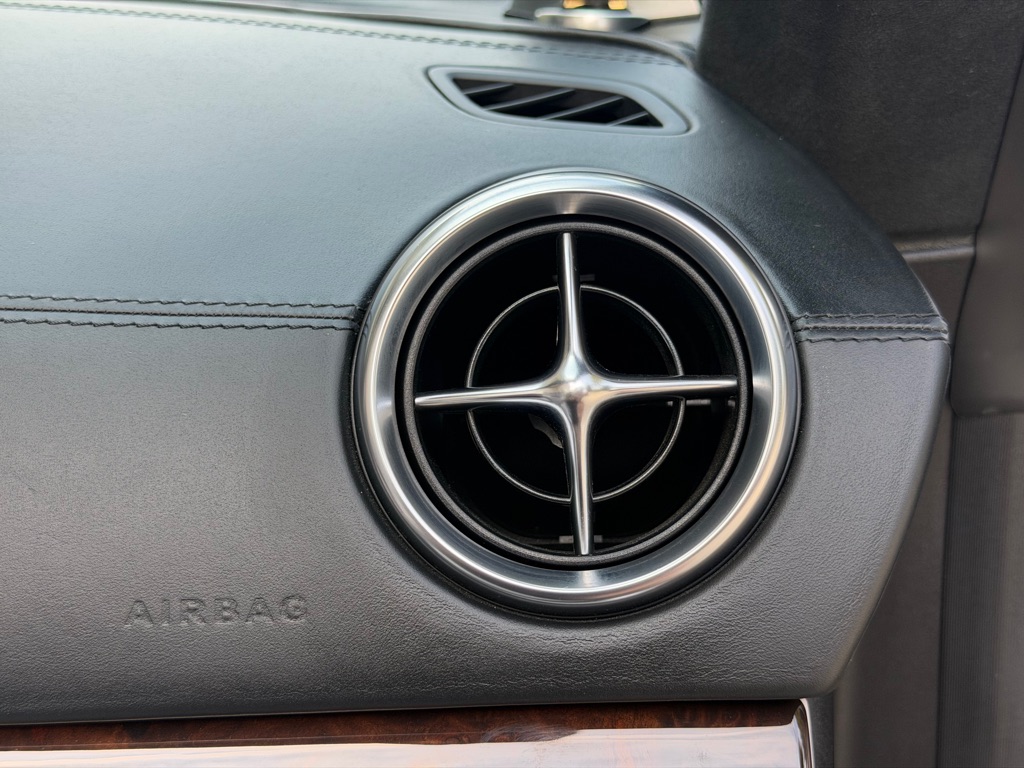 Photo 79 of this MERCEDES-BENZ SL