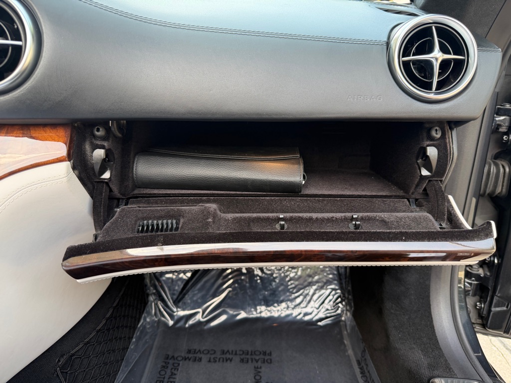 Photo 83 of this MERCEDES-BENZ SL