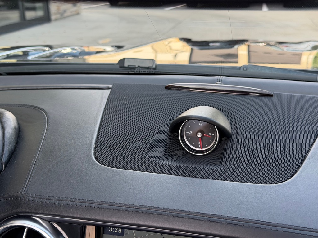 Photo 82 of this MERCEDES-BENZ SL