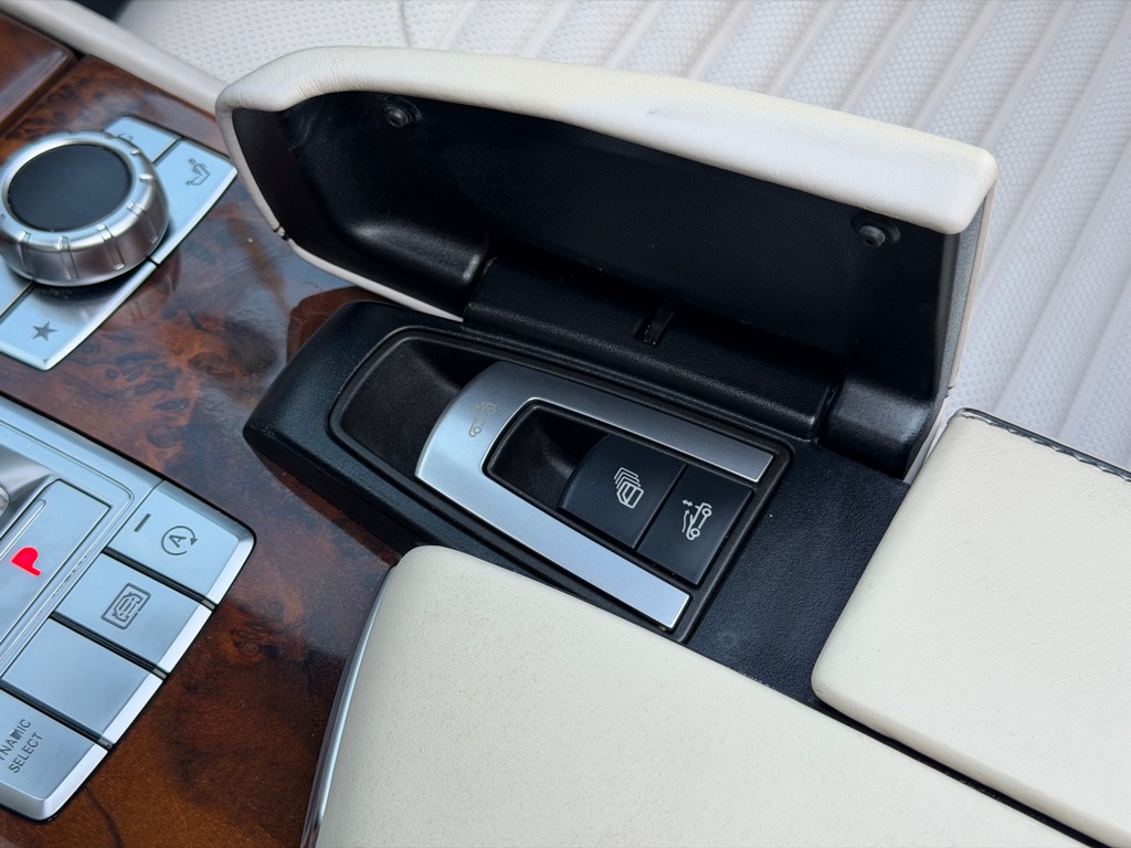 Photo 59 of this MERCEDES-BENZ SL