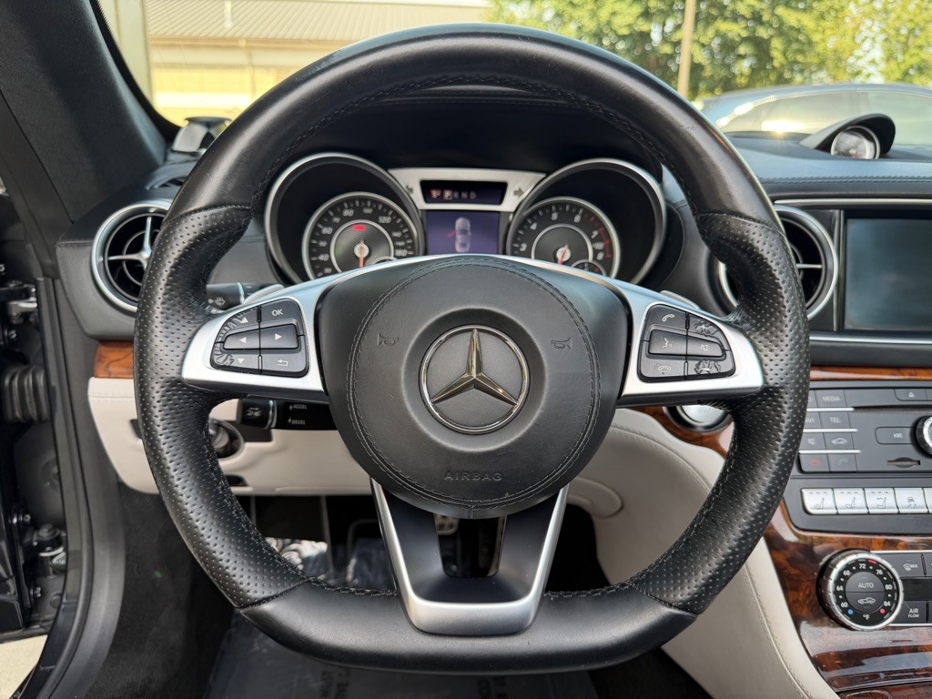 Photo 42 of this MERCEDES-BENZ SL
