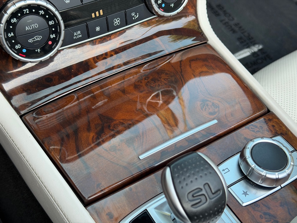 Photo 55 of this MERCEDES-BENZ SL