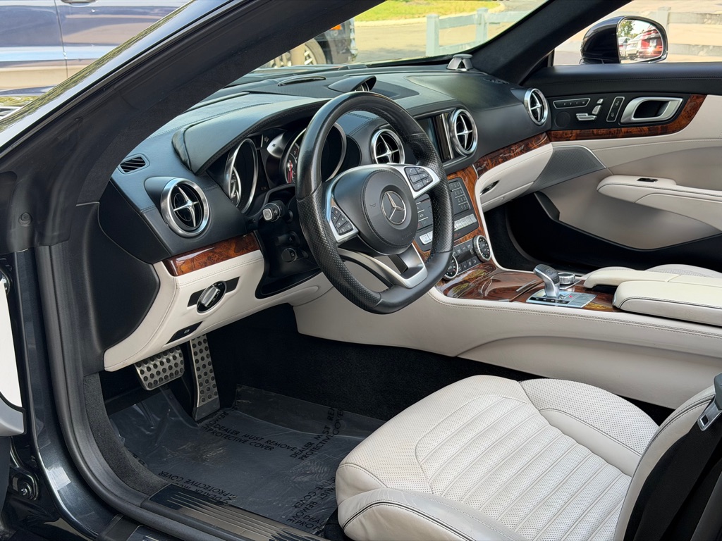 Photo 30 of this MERCEDES-BENZ SL