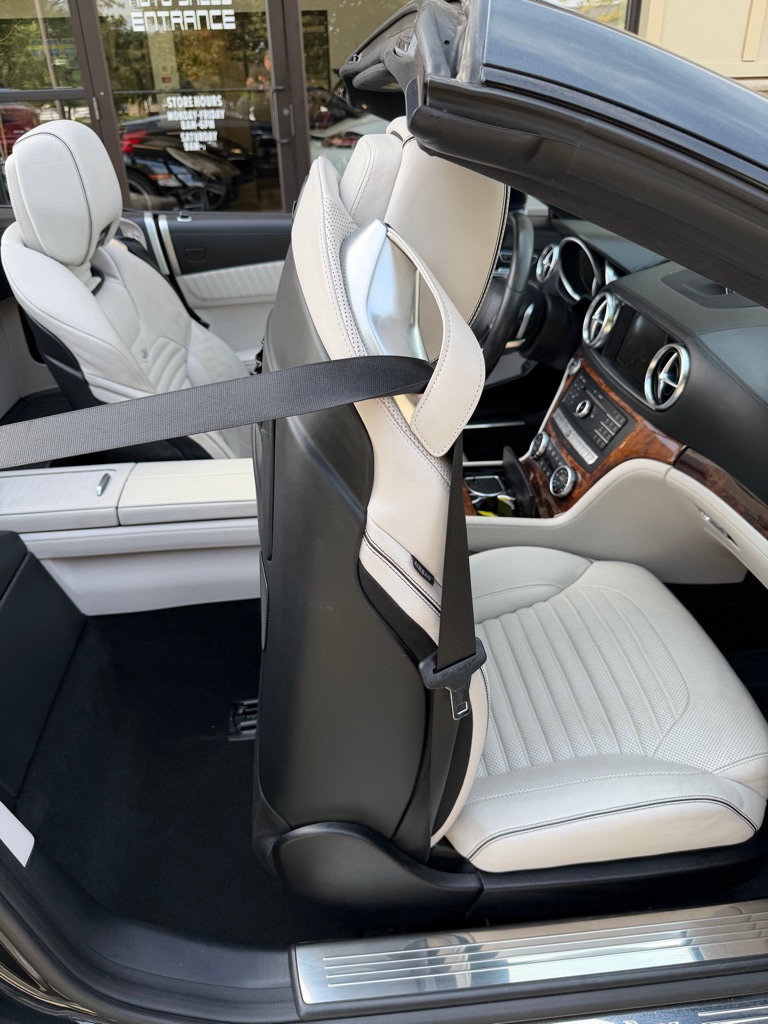 Photo 85 of this MERCEDES-BENZ SL