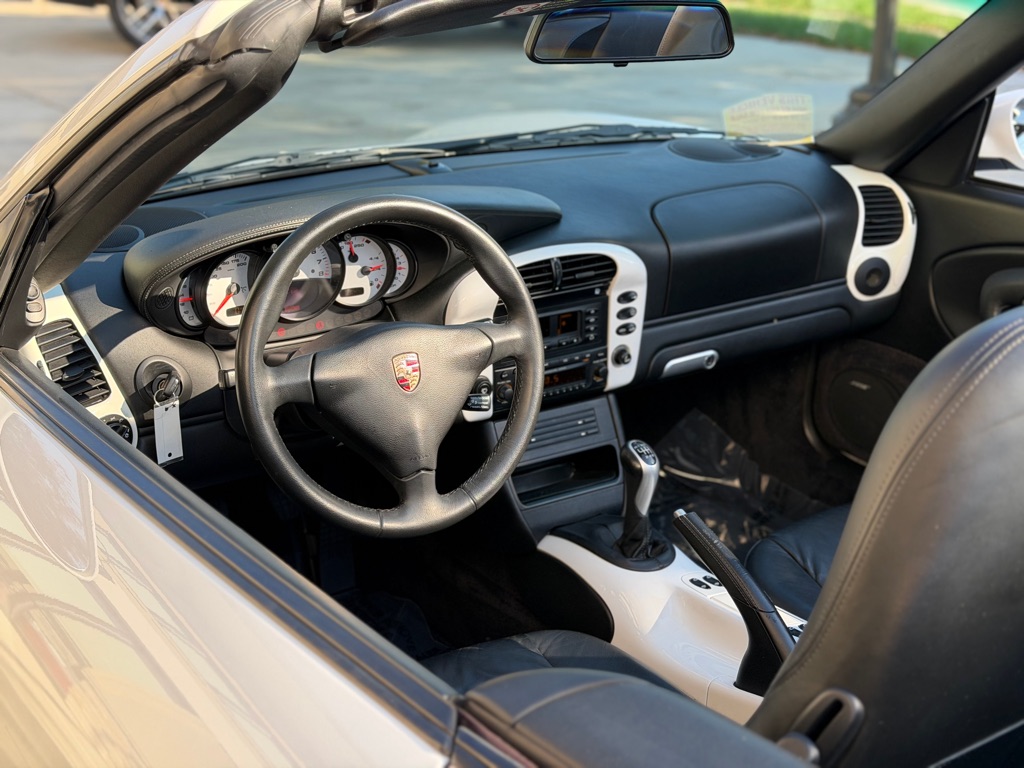 Photo 32 of this PORSCHE 911