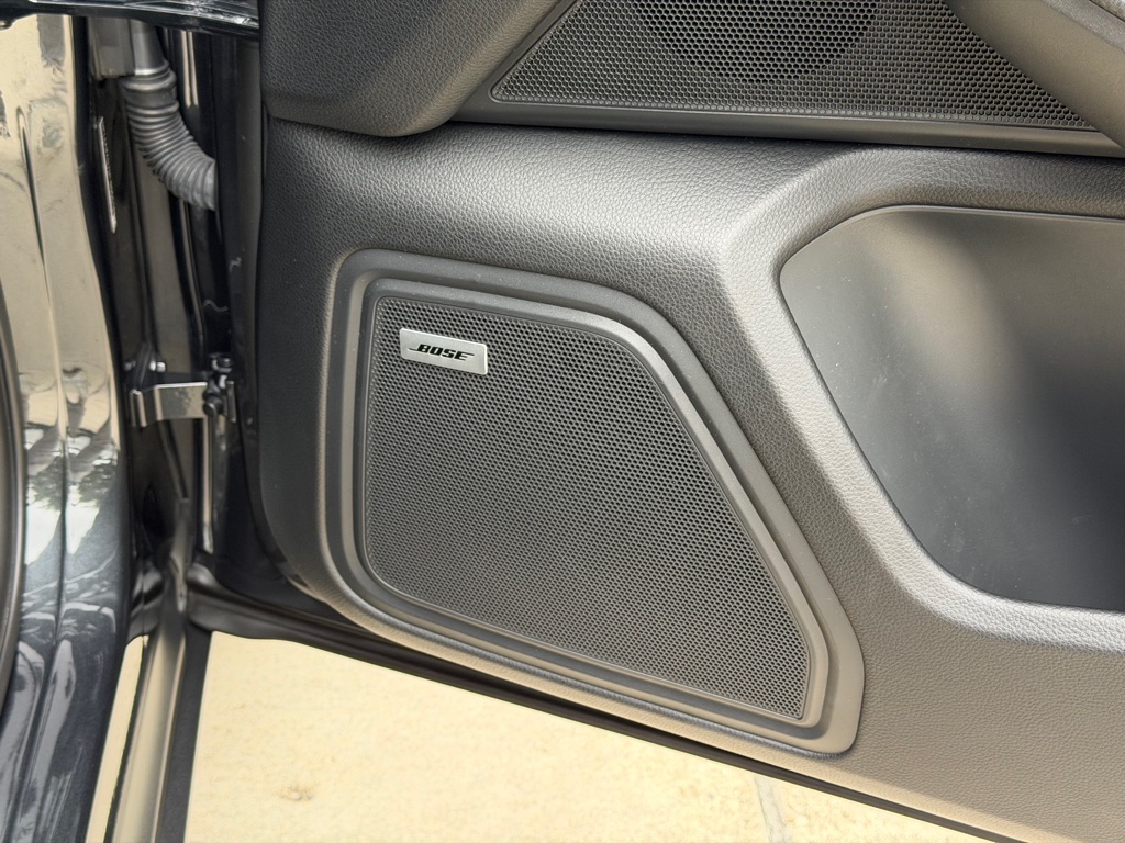 Photo 60 of this PORSCHE MACAN