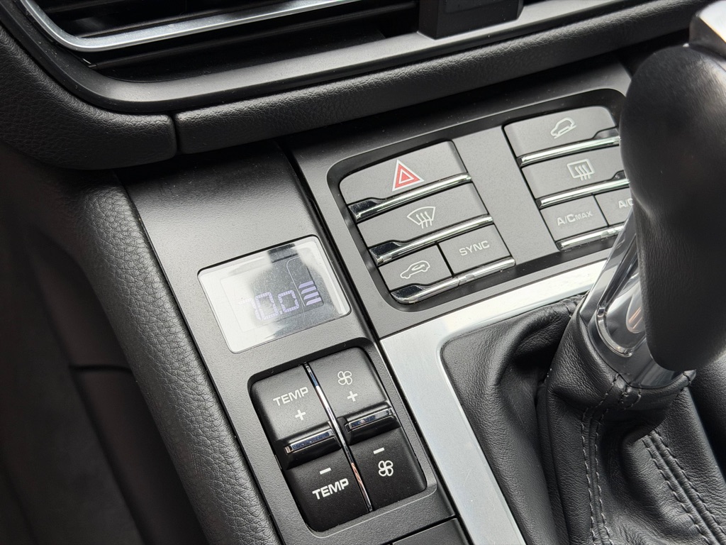 Photo 43 of this PORSCHE MACAN