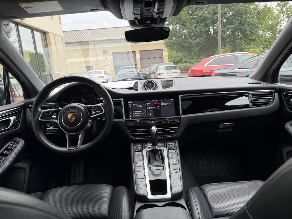 Photo 83 of this PORSCHE MACAN