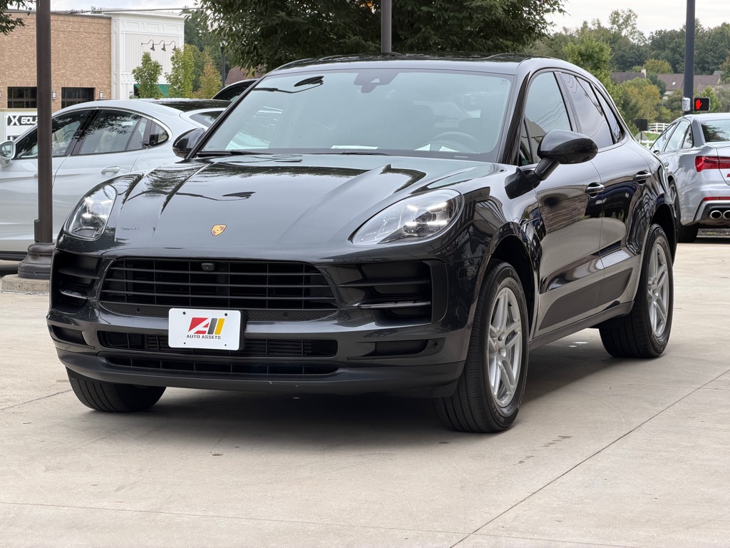 Photo 11 of this PORSCHE MACAN