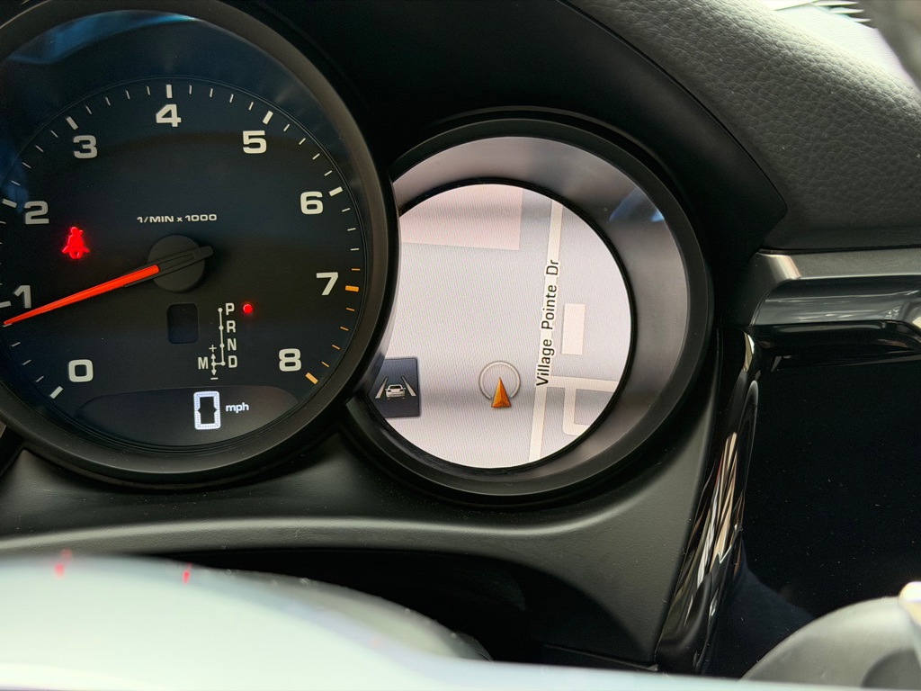 Photo 40 of this PORSCHE MACAN