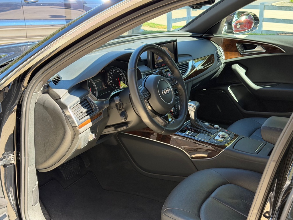 Photo 21 of this AUDI A6