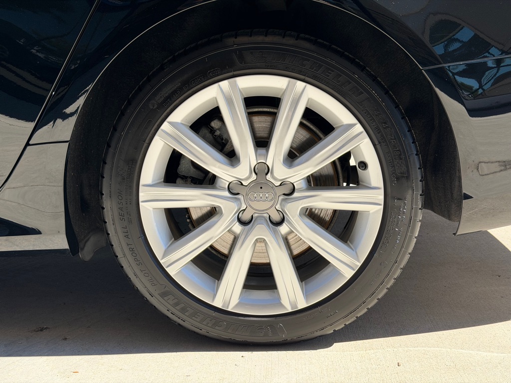 Photo 17 of this AUDI A6