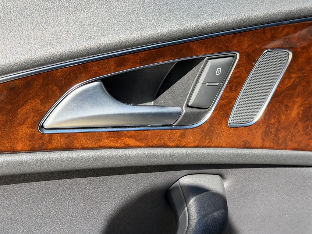 Photo 89 of this AUDI A6