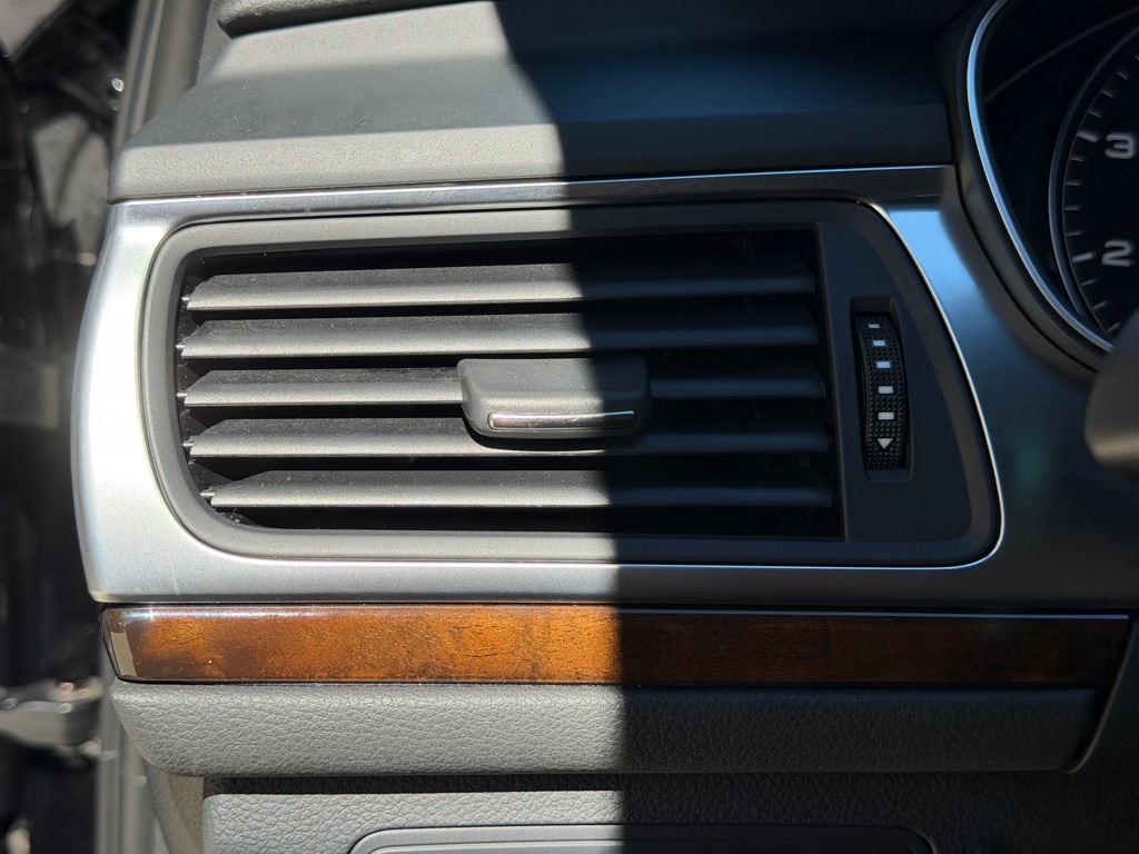 Photo 31 of this AUDI A6
