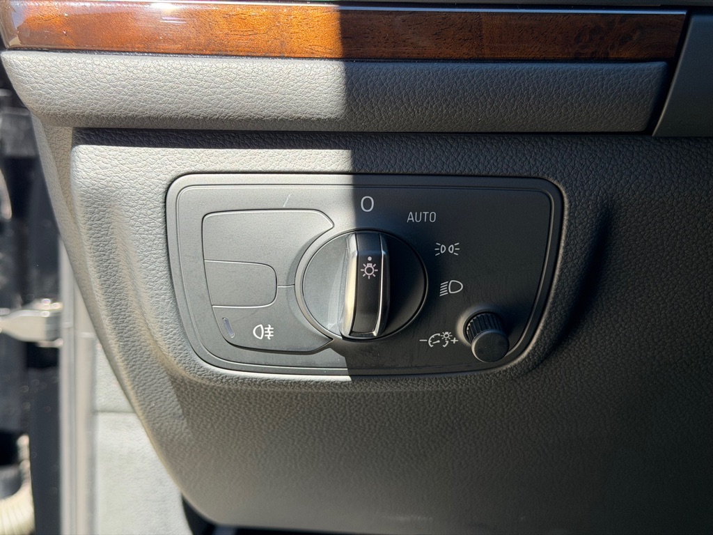 Photo 32 of this AUDI A6