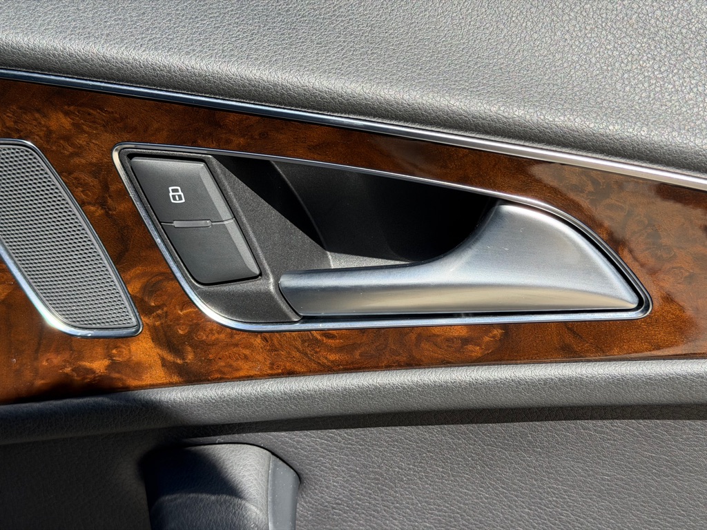 Photo 79 of this AUDI A6