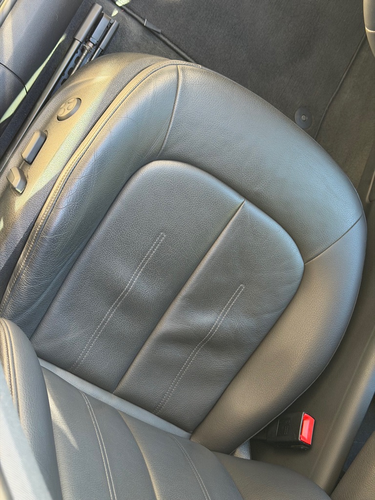 Photo 30 of this AUDI A6
