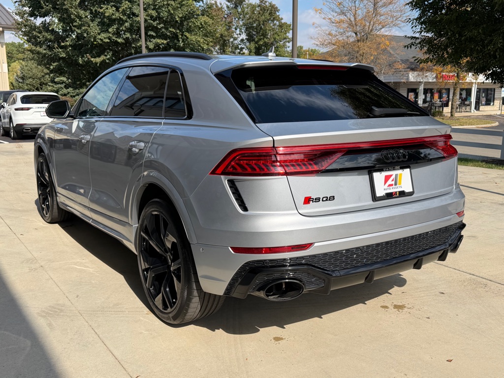 Photo 6 of this AUDI RS Q8