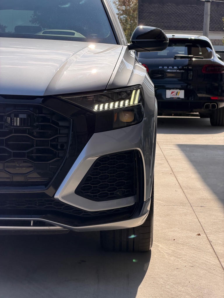 Photo 12 of this AUDI RS Q8