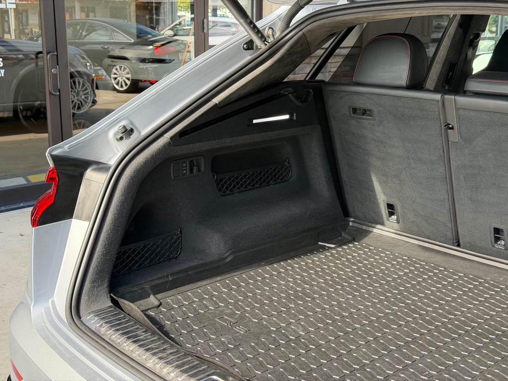 Photo 104 of this AUDI RS Q8