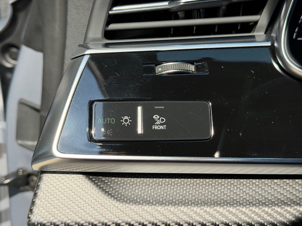 Photo 28 of this AUDI RS Q8