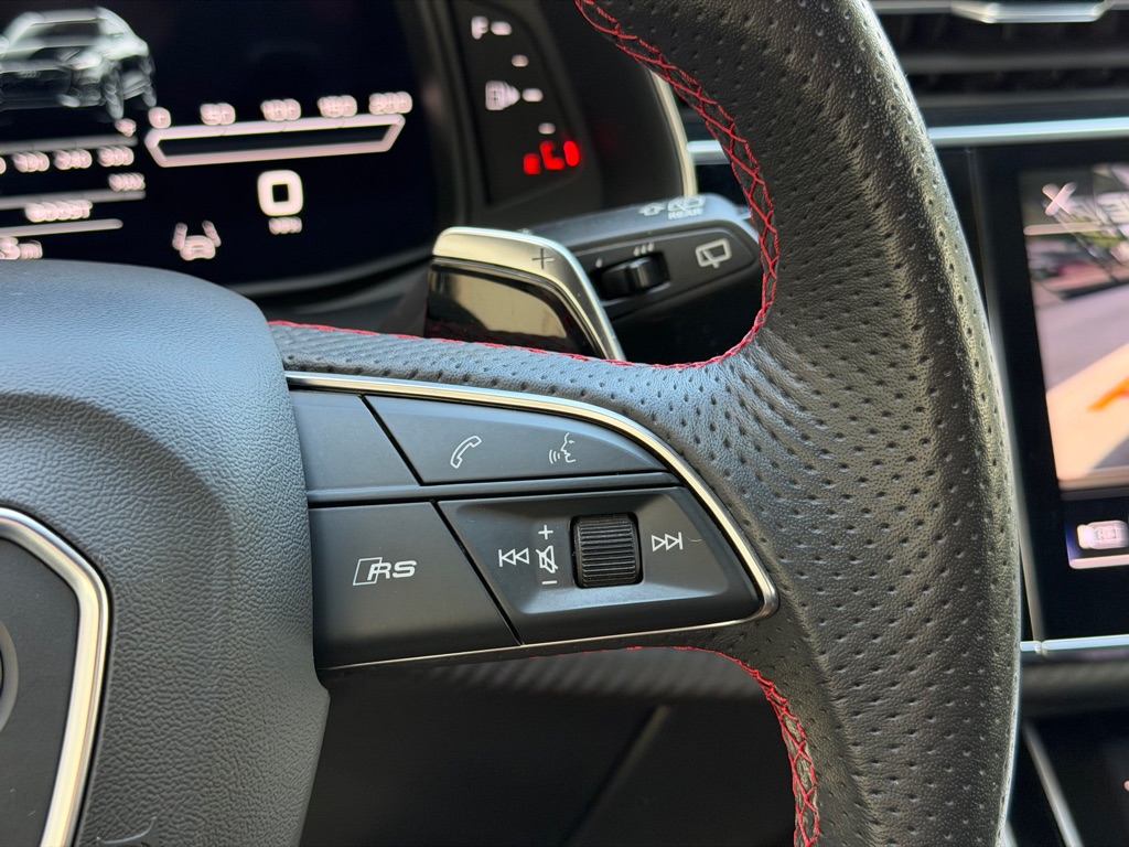 Photo 34 of this AUDI RS Q8