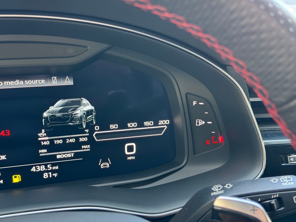 Photo 37 of this AUDI RS Q8