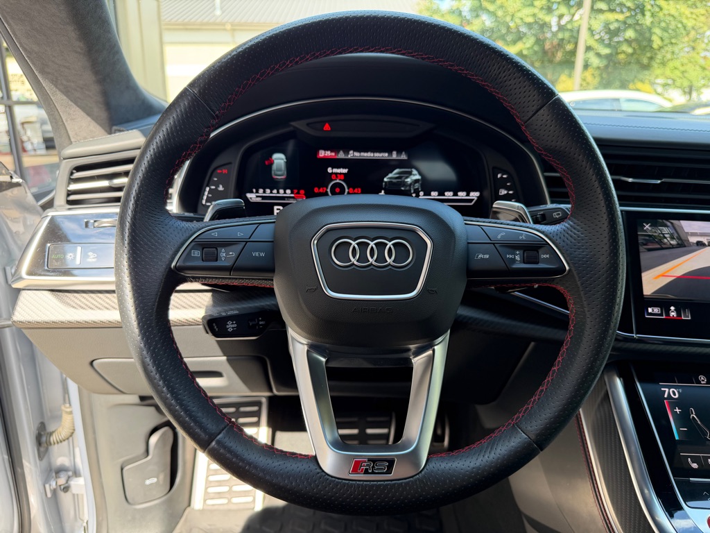 Photo 31 of this AUDI RS Q8