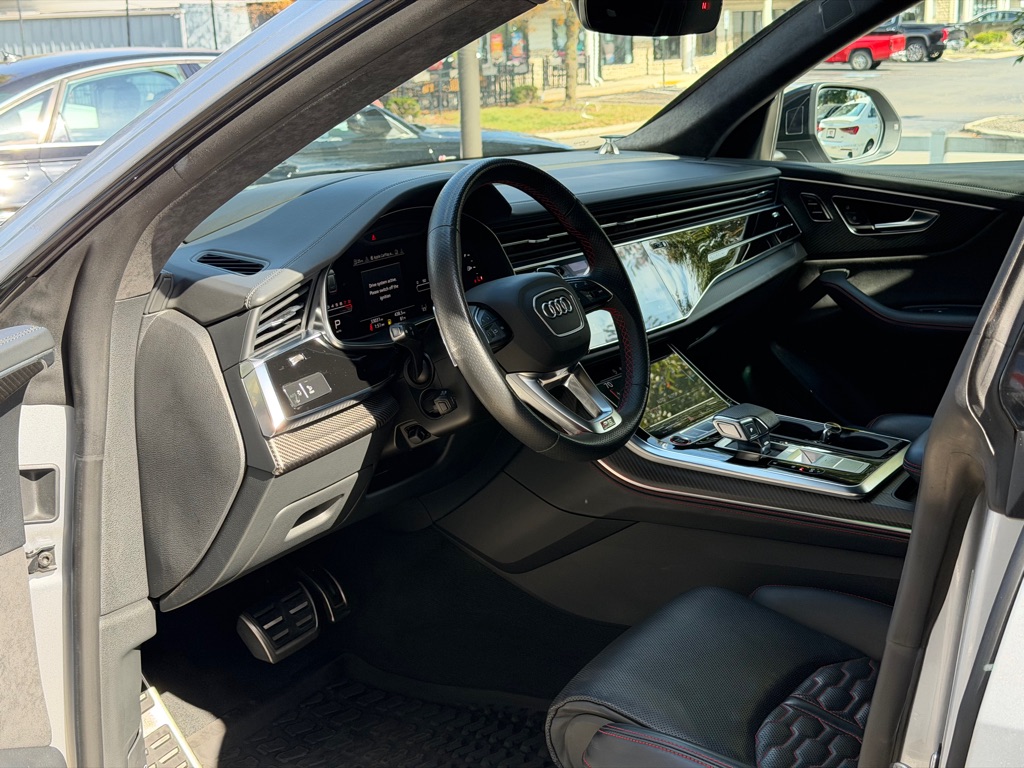 Photo 18 of this AUDI RS Q8