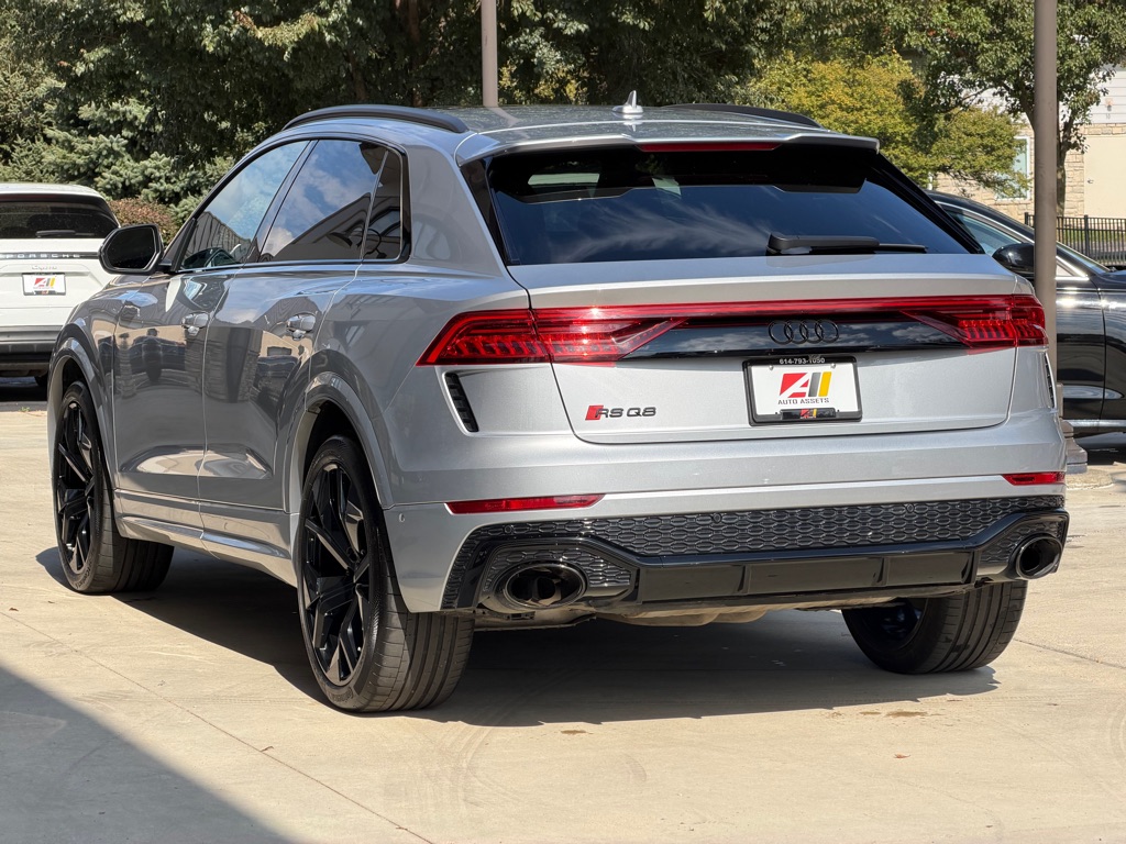 Photo 9 of this AUDI RS Q8