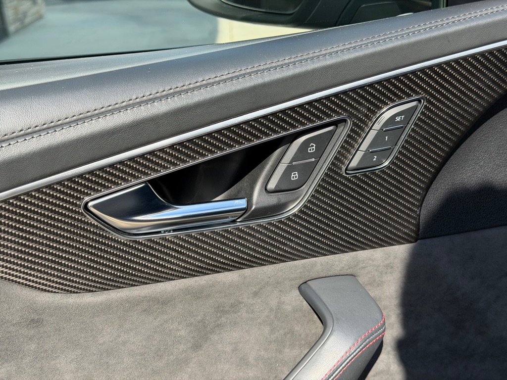 Photo 20 of this AUDI RS Q8