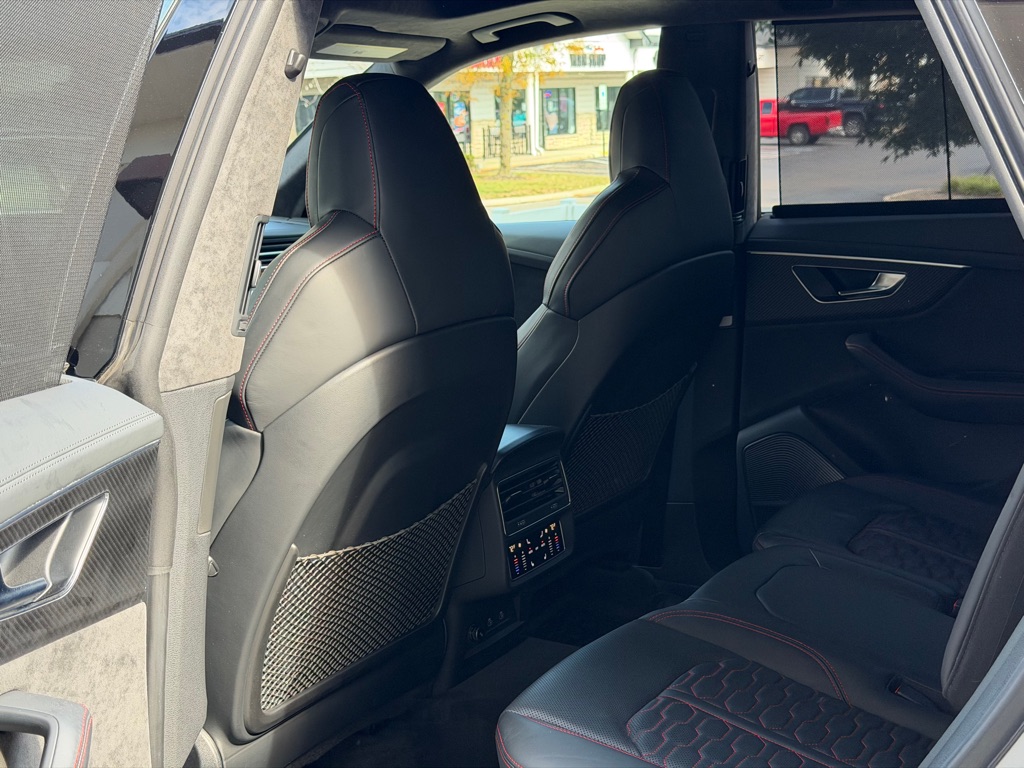 Photo 92 of this AUDI RS Q8