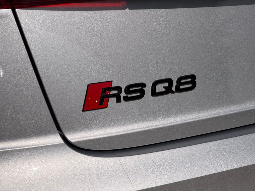Photo 15 of this AUDI RS Q8