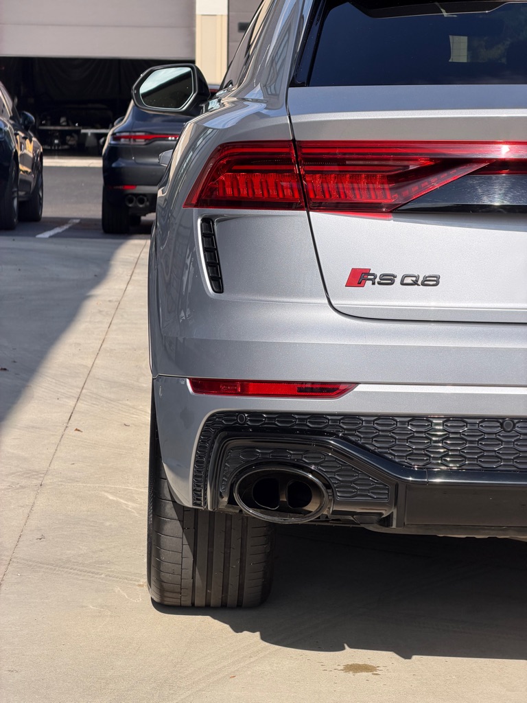 Photo 13 of this AUDI RS Q8