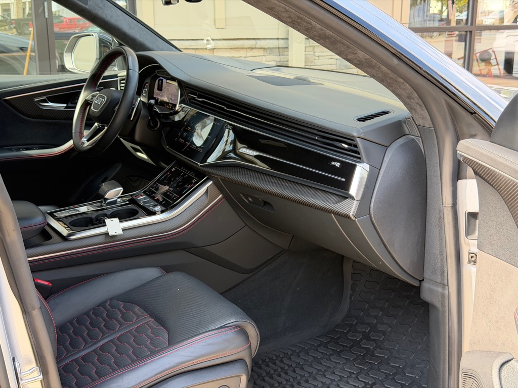 Photo 55 of this AUDI RS Q8