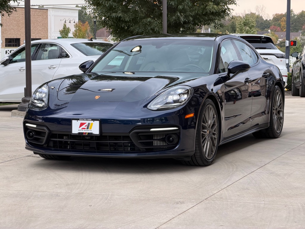 Photo 12 of this PORSCHE PANAMERA