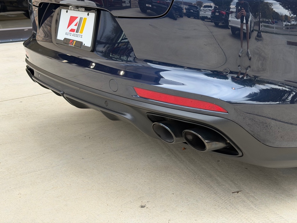Photo 9 of this PORSCHE PANAMERA