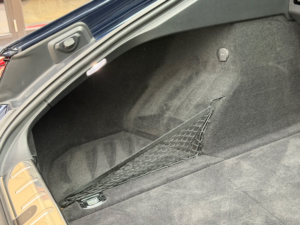 Photo 101 of this PORSCHE PANAMERA