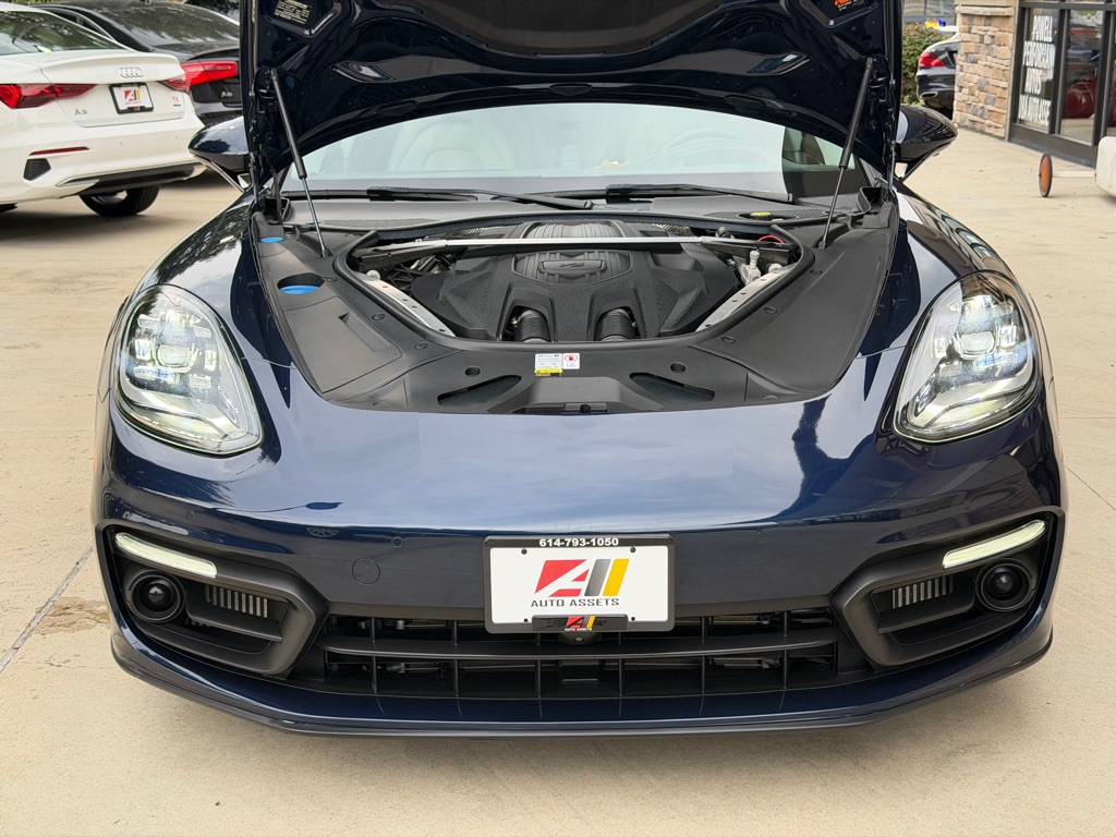 Photo 105 of this PORSCHE PANAMERA