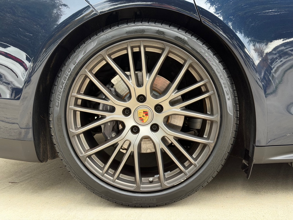 Photo 17 of this PORSCHE PANAMERA