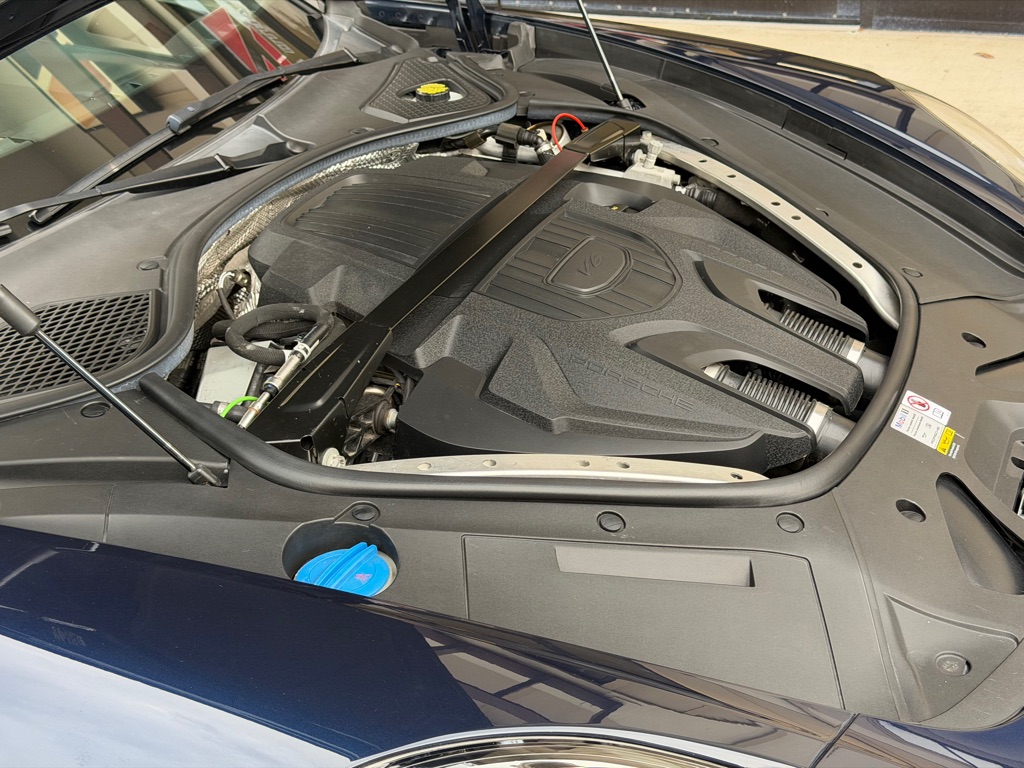 Photo 107 of this PORSCHE PANAMERA