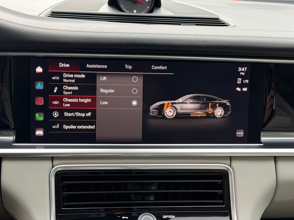 Photo 47 of this PORSCHE PANAMERA