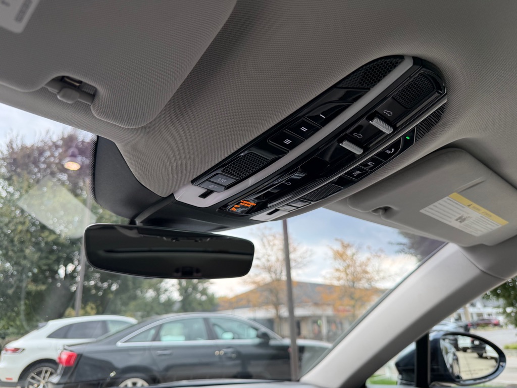 Photo 57 of this PORSCHE PANAMERA