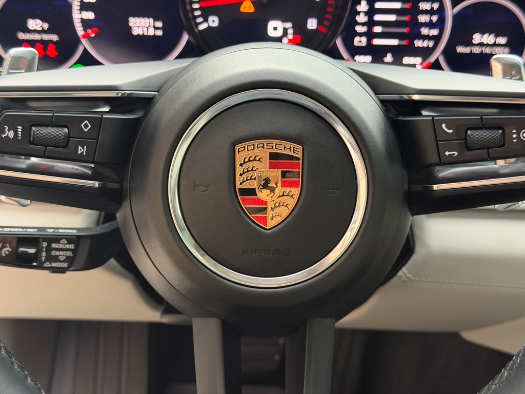 Photo 33 of this PORSCHE PANAMERA