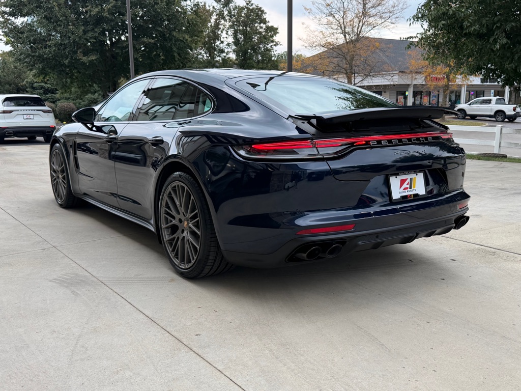 Photo 6 of this PORSCHE PANAMERA