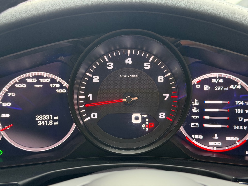 Photo 38 of this PORSCHE PANAMERA